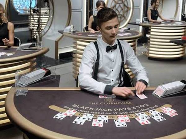 CLUB W Live Casino Instant Cash Rebate Up to 0.8% | W88 Rewards